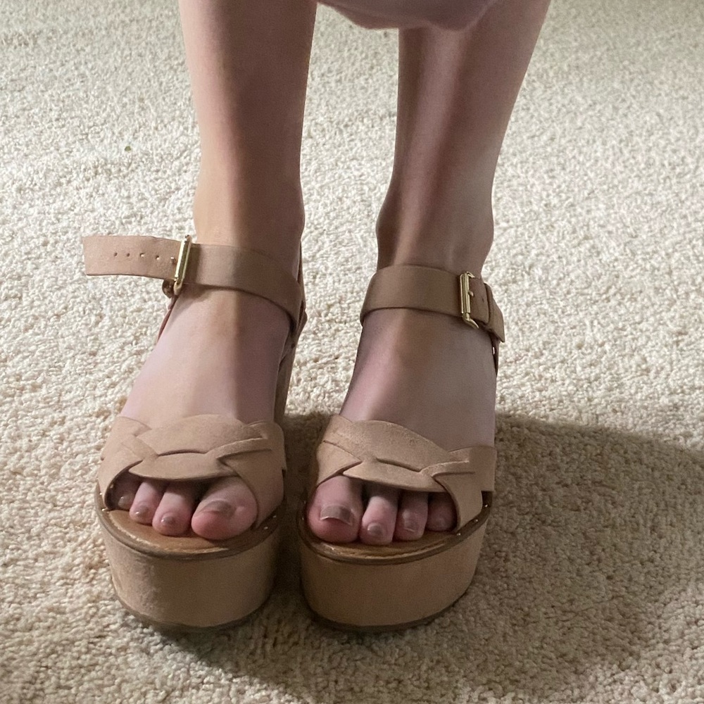 Platform Sandals - Picture 3 of 3